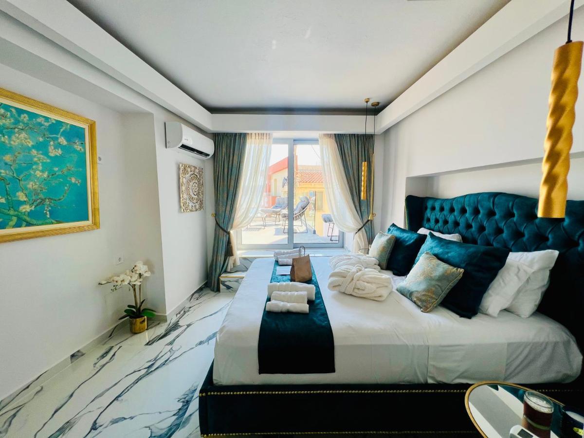 Mare Suites 3 Chrissi Akti Chania Exterior foto
