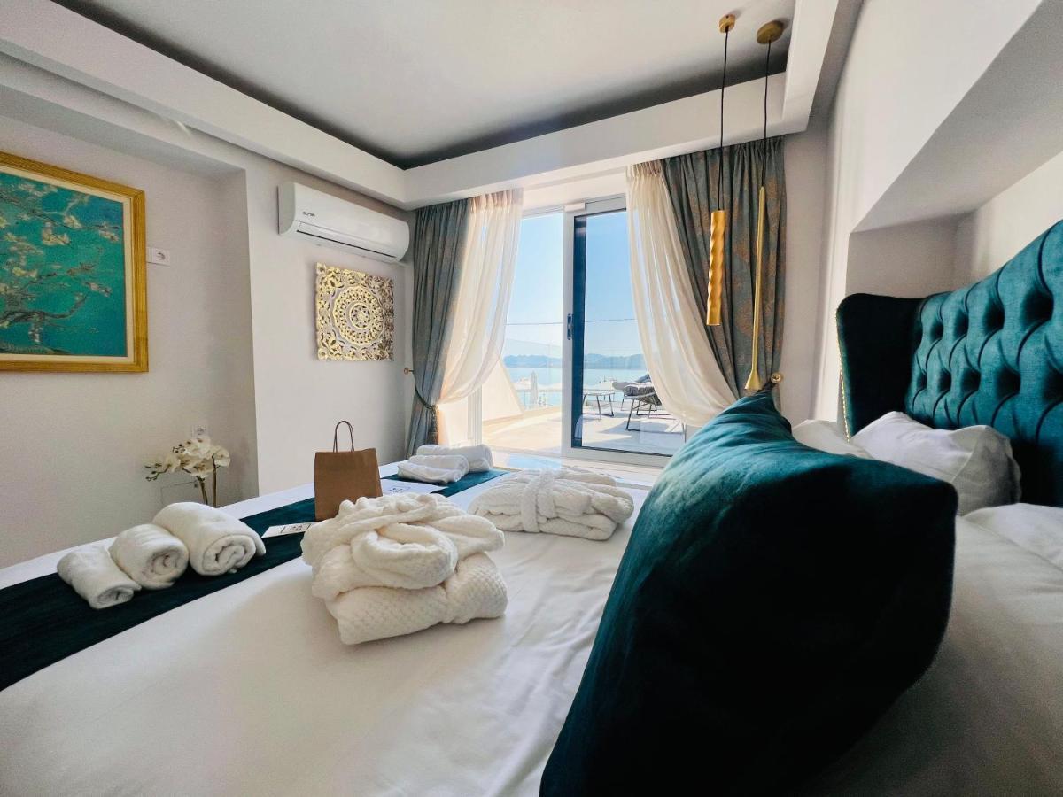 Mare Suites 3 Chrissi Akti Chania Exterior foto