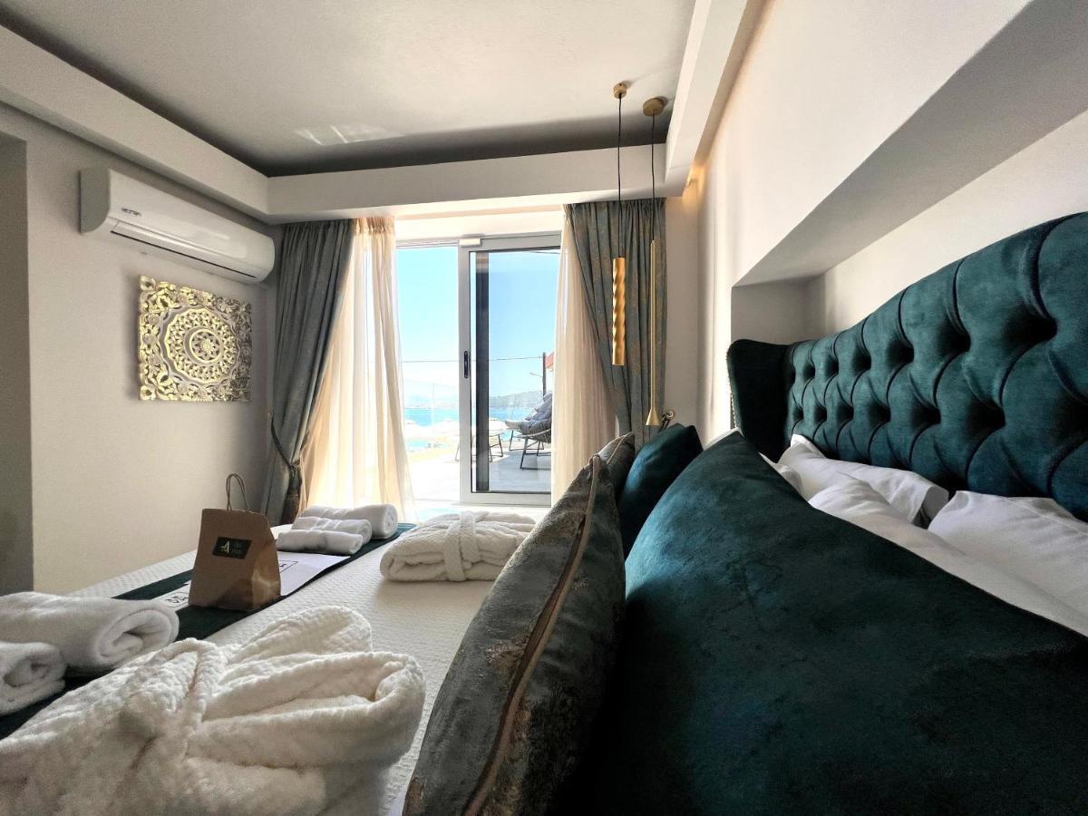 Mare Suites 3 Chrissi Akti Chania Exterior foto