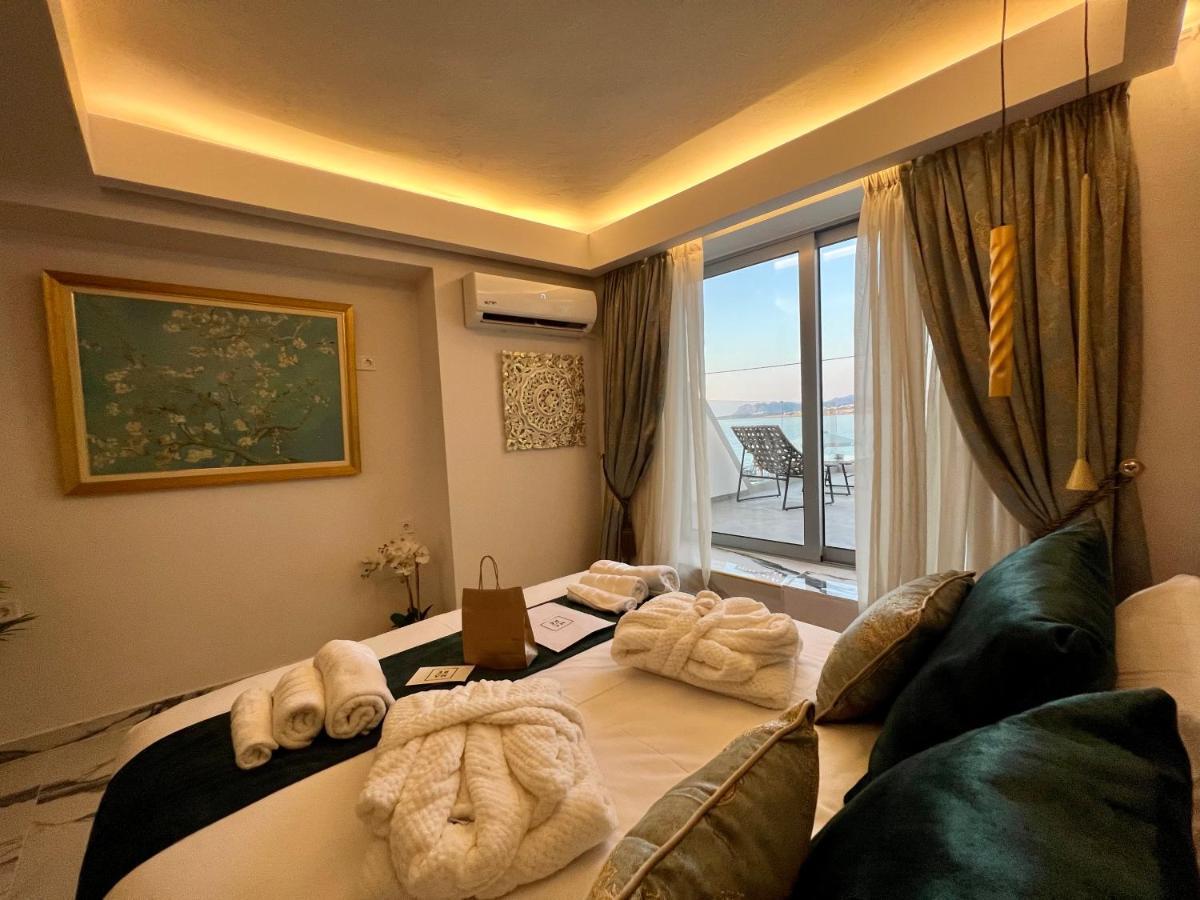 Mare Suites 3 Chrissi Akti Chania Exterior foto