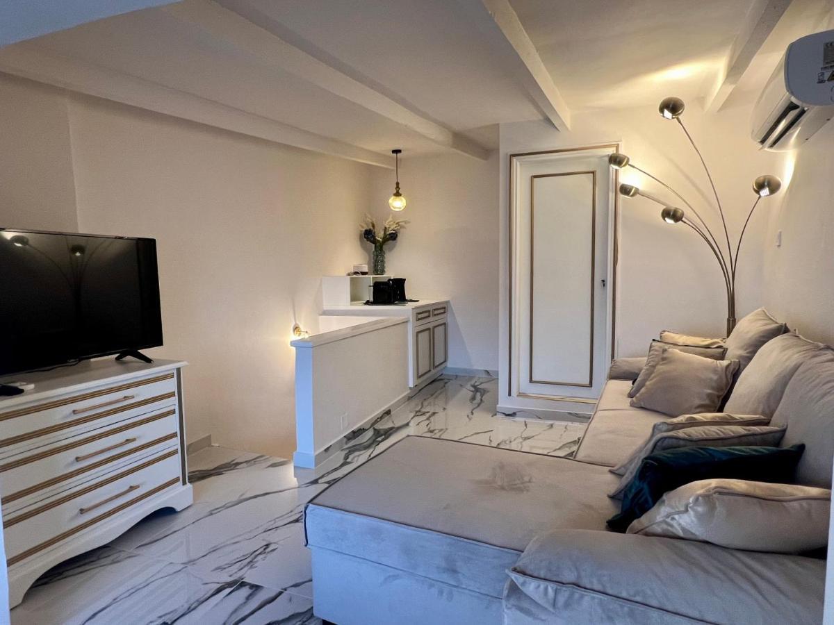 Mare Suites 3 Chrissi Akti Chania Exterior foto