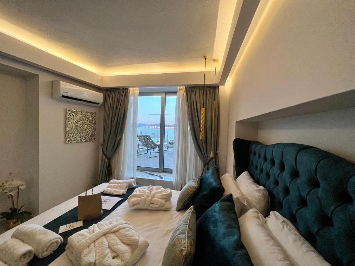 Mare Suites 3 Chrissi Akti Chania Exterior foto